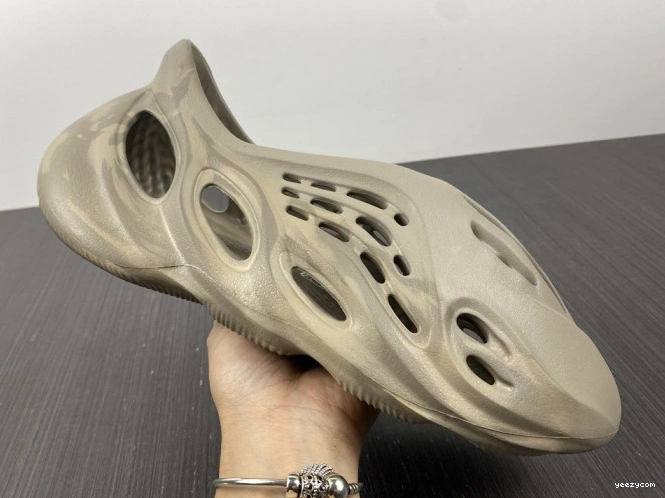 GX4472 RNNR Sage Adidas Yeezy Stone Foam 1019